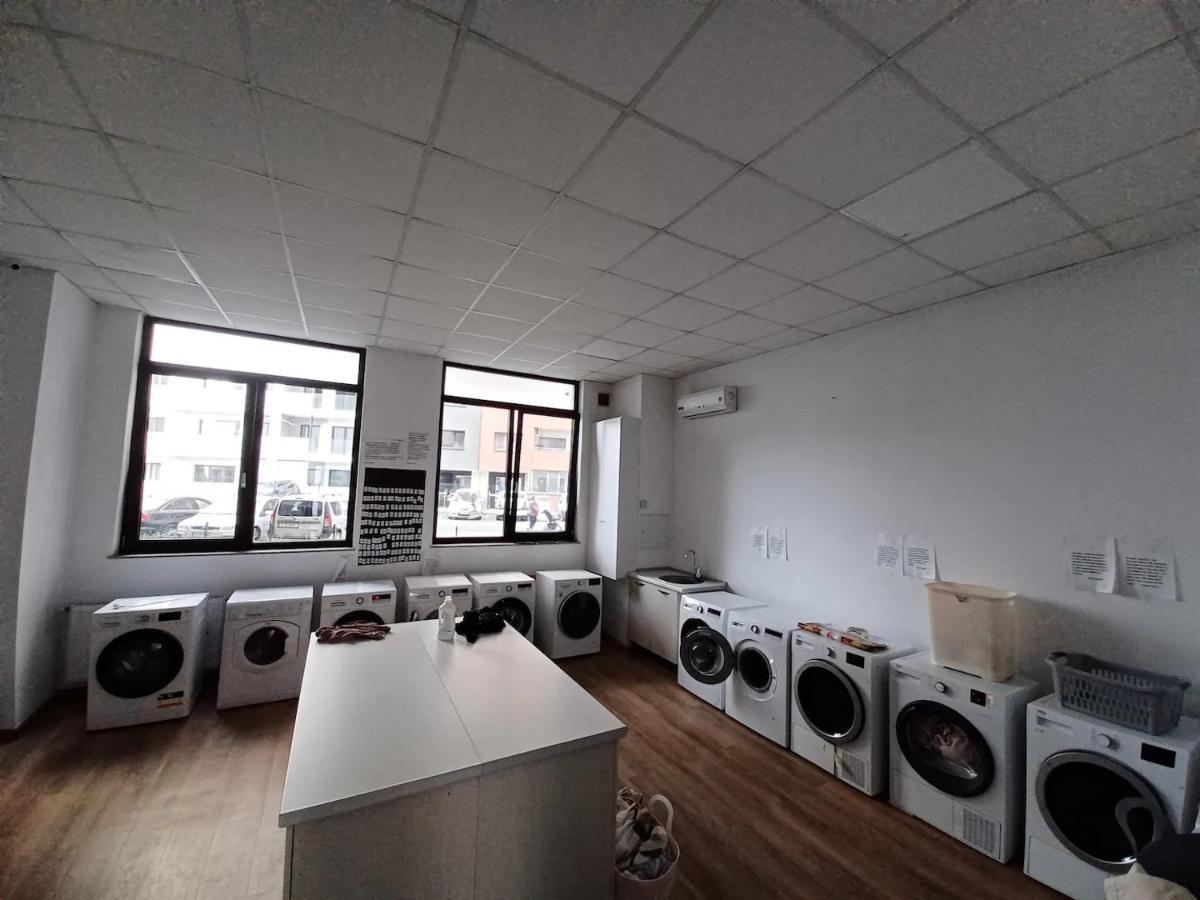 Sunset Apartment - Central Apt With Rooftop Garden Bucarest Extérieur photo
