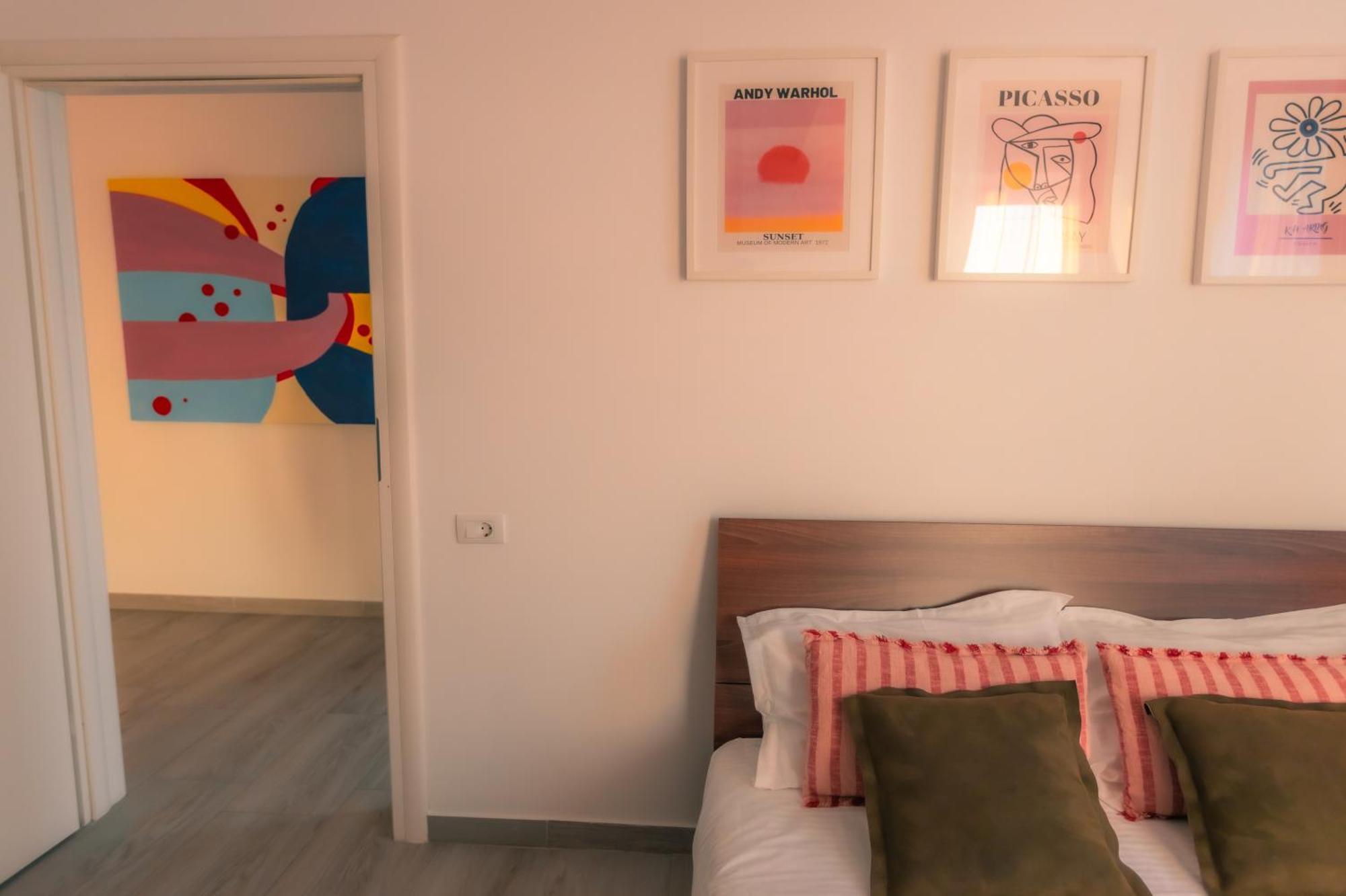 Sunset Apartment - Central Apt With Rooftop Garden Bucarest Extérieur photo