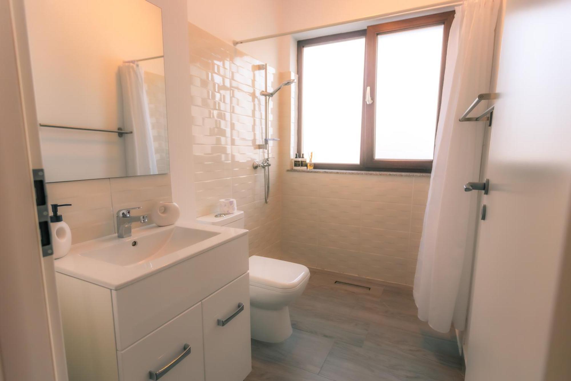Sunset Apartment - Central Apt With Rooftop Garden Bucarest Extérieur photo