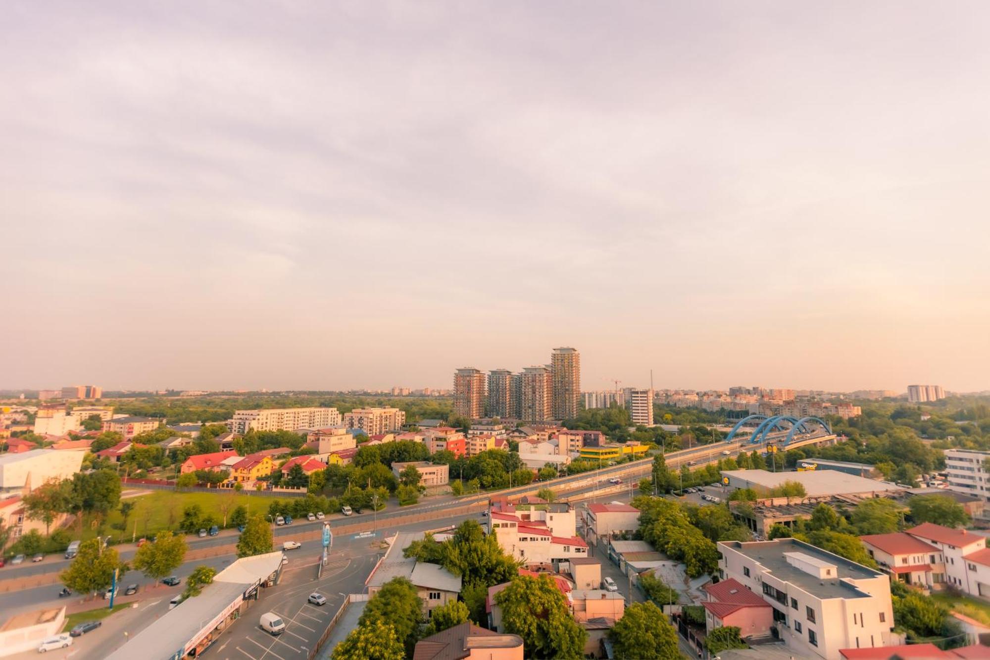 Sunset Apartment - Central Apt With Rooftop Garden Bucarest Extérieur photo