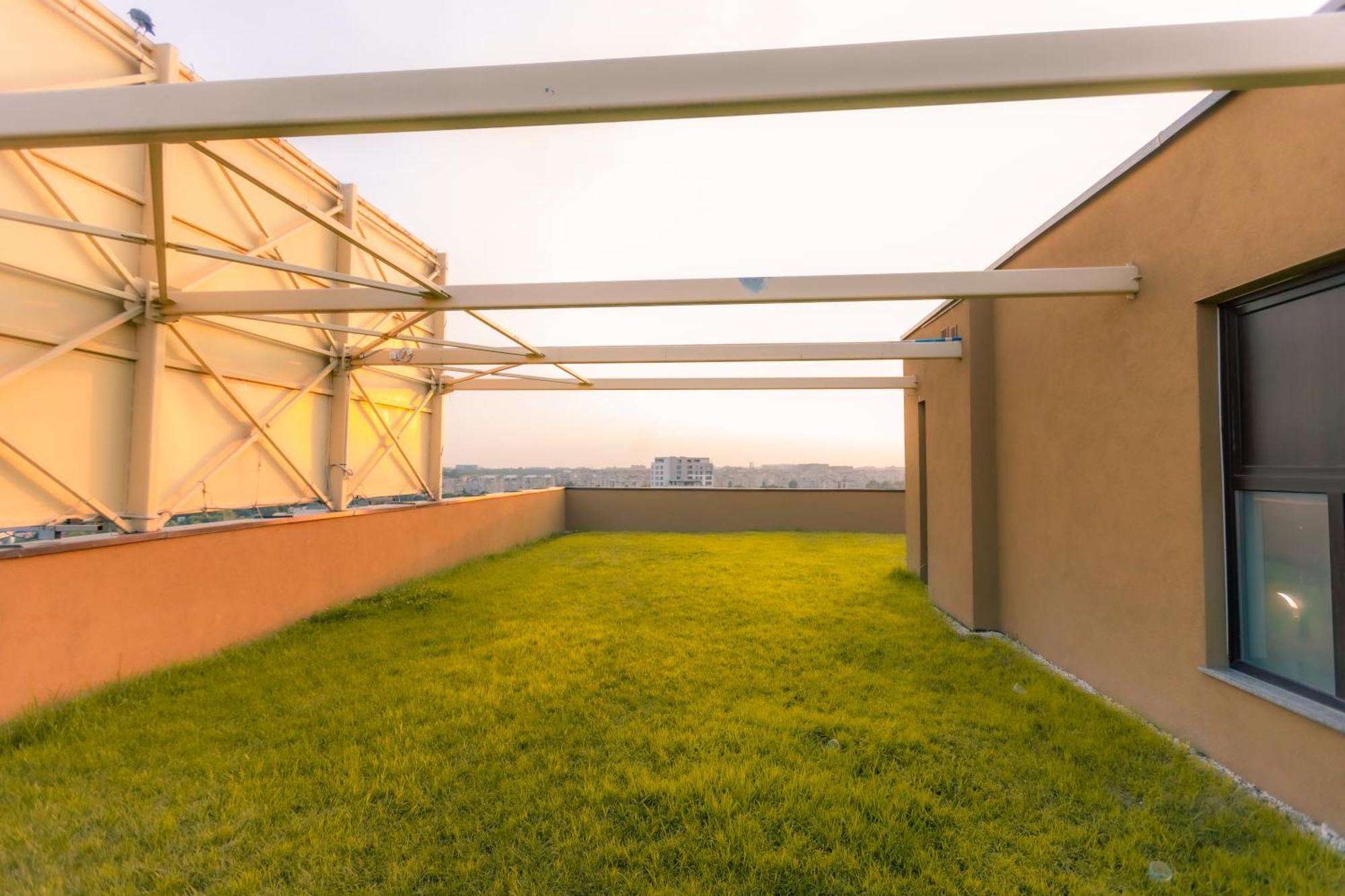 Sunset Apartment - Central Apt With Rooftop Garden Bucarest Extérieur photo