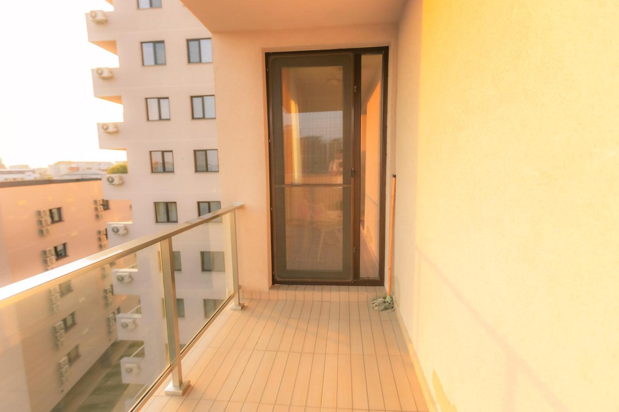 Sunset Apartment - Central Apt With Rooftop Garden Bucarest Extérieur photo